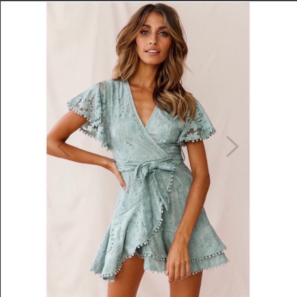 Selfie Leslie blue lace wrap dress small